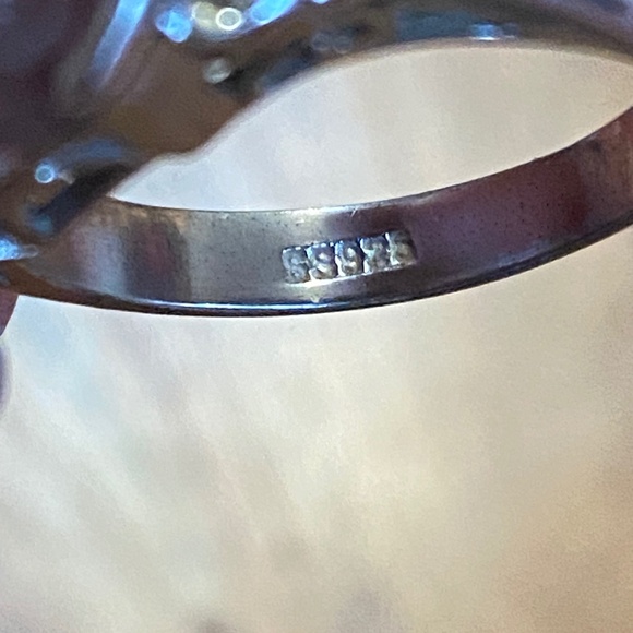 Sterling silver stamped SS 925 ring with sparkly bling faceted stones - Picture 16 of 17